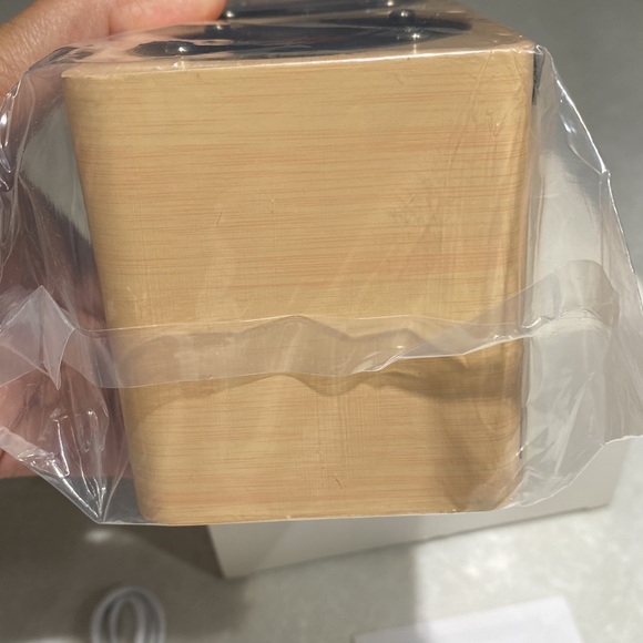 New Aritzia Bluetooth Music Speaker in Box⭐️⭐️⭐️⭐️ - Picture 12 of 15